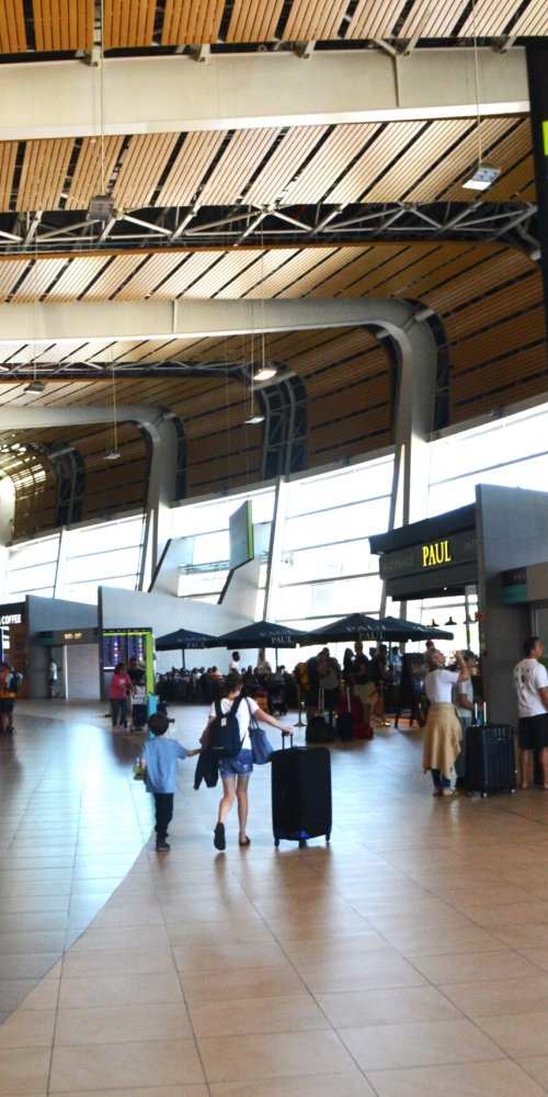 Shuttle bus near Faro Airport hotel