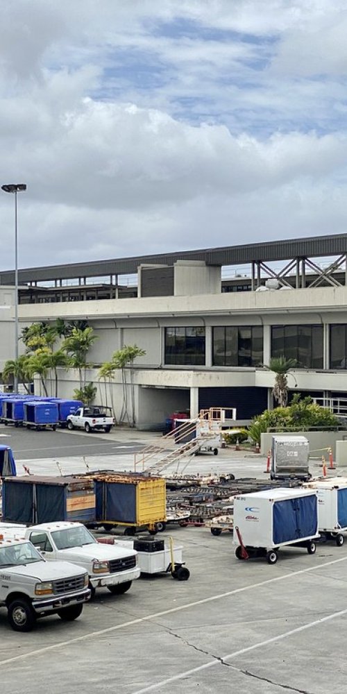 Hotel shuttle bus near Daniel K. Inouye Airport, HI, US