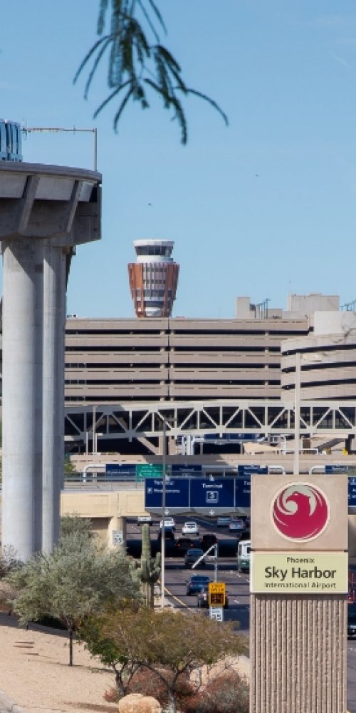 Phoenix Sky Harbor Airport shuttle and transport options