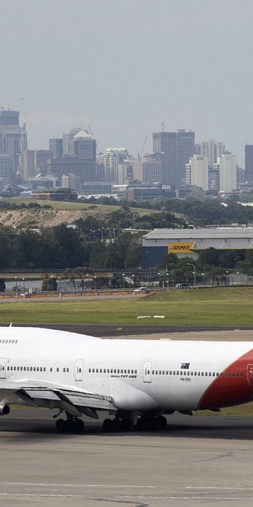 Hotel Shuttle Bus Near Kingsford Smith Airport