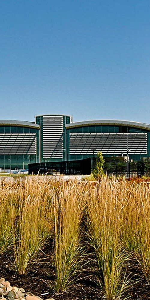 Shuttle Bus Service near Sacramento Intl Airport Hotel