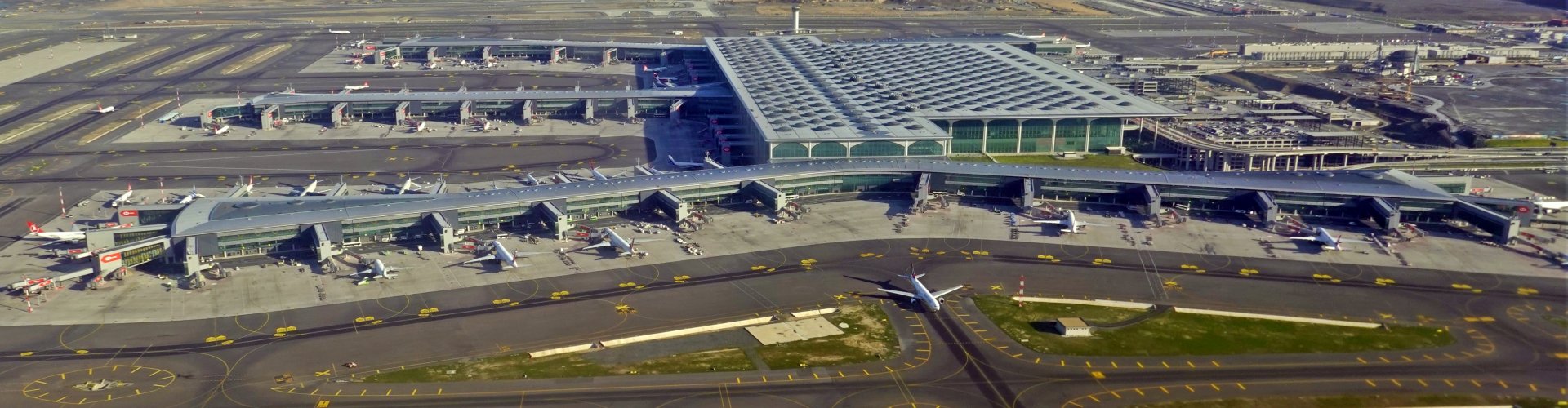 Shuttle bus near Istanbul Airport hotel