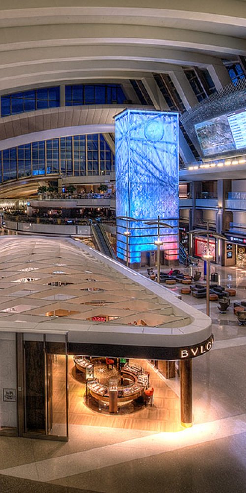 Shuttle bus near Los Angeles Airport hotel