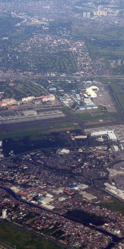 Airport shuttle bus near Ninoy Aquino Intl Airport