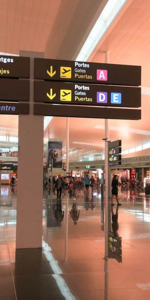 Transport options near Barcelona El Prat Airport, ES airport hotels