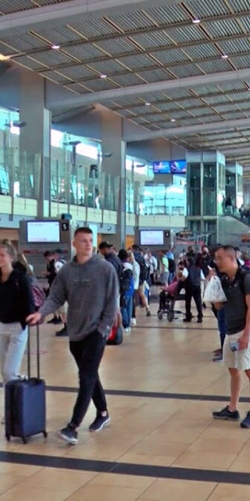 Shuttle van near San Diego International Airport Hotels